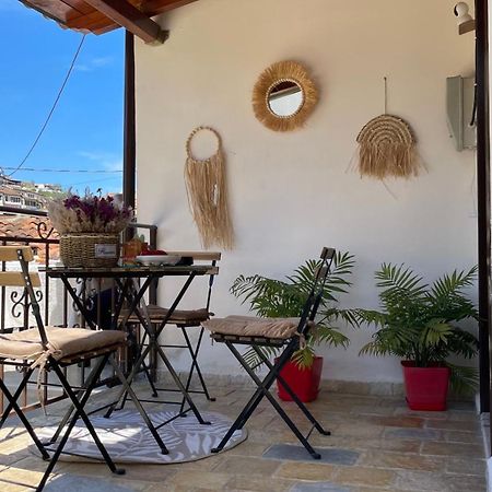 Meroli Guesthouse - Unesco Quarter ベラト エクステリア 写真